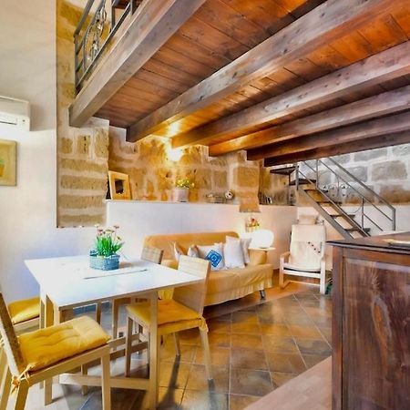 Alghero Old Town Apartment Steps To Sea And Scenic Ramparts Eksteriør billede