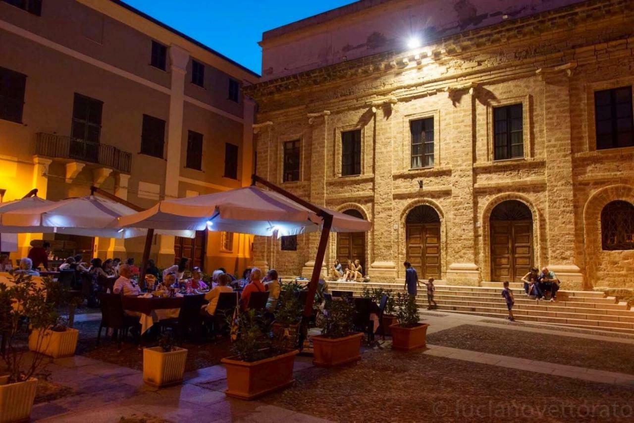 Alghero Old Town Apartment Steps To Sea And Scenic Ramparts Eksteriør billede