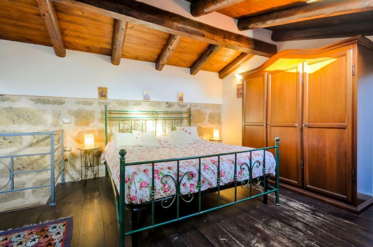 Alghero Old Town Apartment Steps To Sea And Scenic Ramparts Eksteriør billede