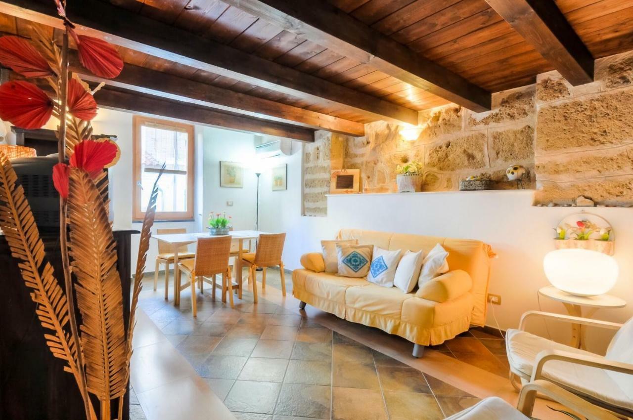 Alghero Old Town Apartment Steps To Sea And Scenic Ramparts Eksteriør billede
