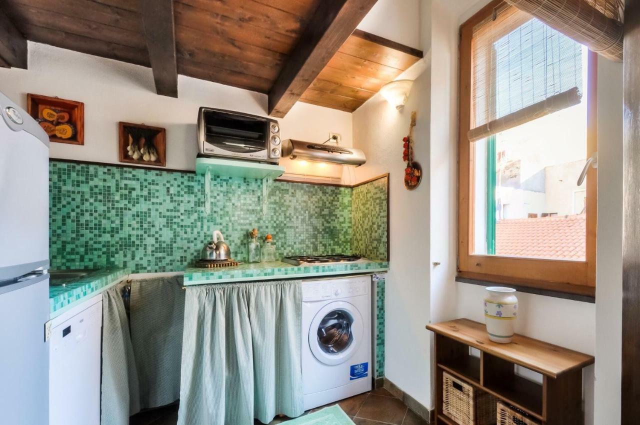 Alghero Old Town Apartment Steps To Sea And Scenic Ramparts Eksteriør billede