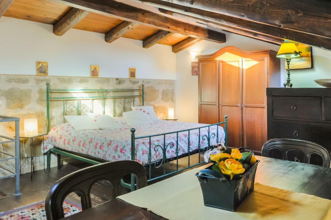 Alghero Old Town Apartment Steps To Sea And Scenic Ramparts Eksteriør billede