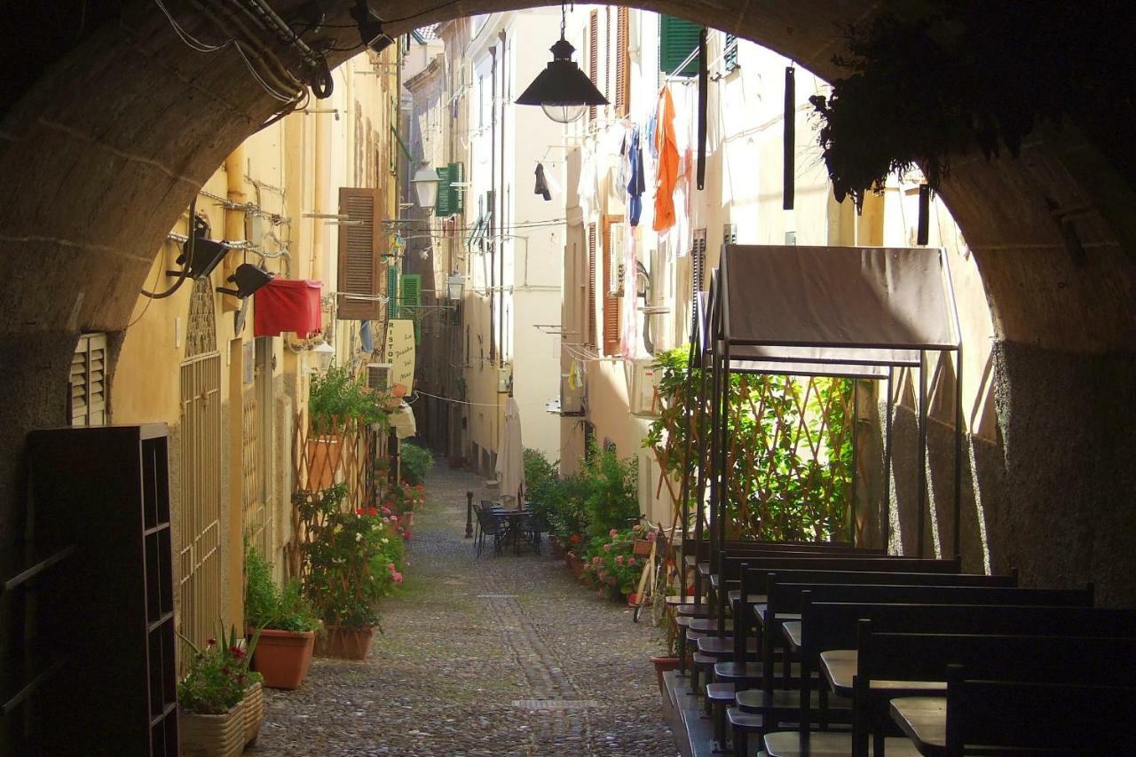 Alghero Old Town Apartment Steps To Sea And Scenic Ramparts Eksteriør billede