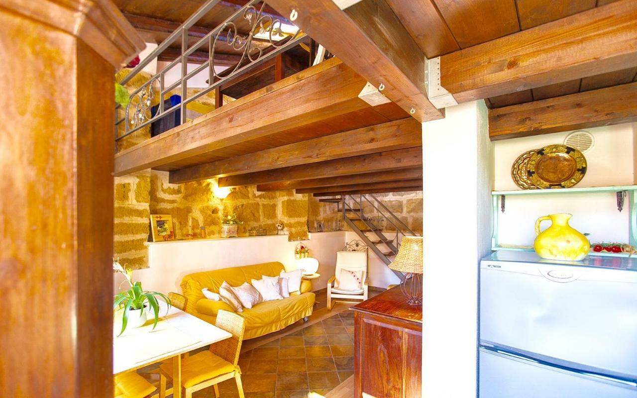 Alghero Old Town Apartment Steps To Sea And Scenic Ramparts Eksteriør billede