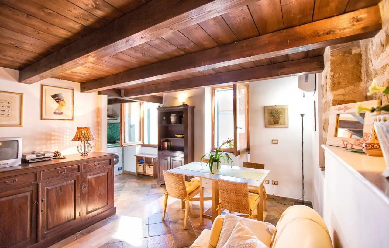 Alghero Old Town Apartment Steps To Sea And Scenic Ramparts Eksteriør billede